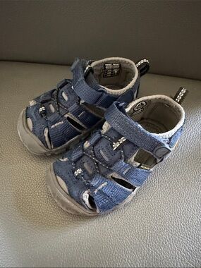 Keen toddler sandals - size 5